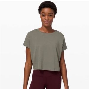 Lululemon Cates Tee in Grey Sage Size 12